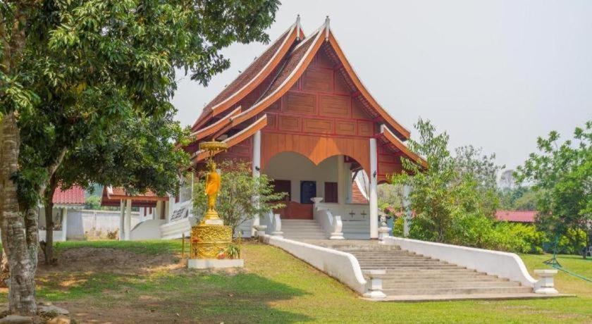 Baankonpai Hotel Exterior photo